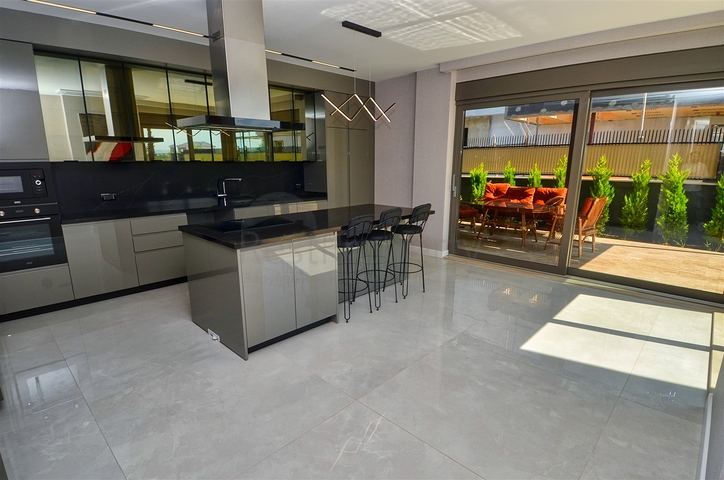 New luxury 5+1 villa in Doshemealti - Antalya area