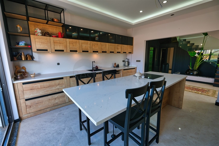 Cozy 4+1 villa in the area of Doshemealti - Antalya 