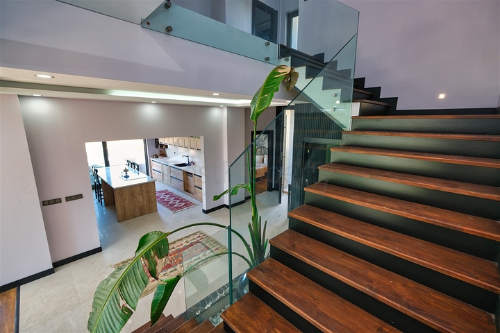 Cozy 4+1 villa in the area of Doshemealti - Antalya 