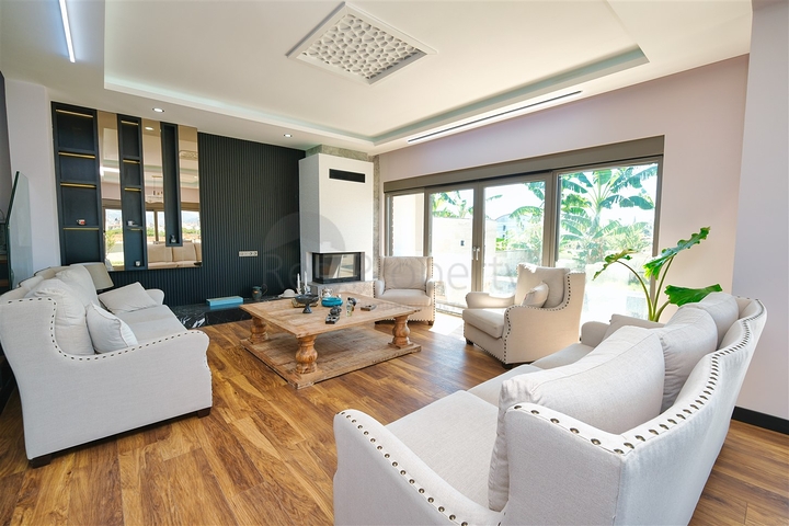 Cozy 4+1 villa in the area of Doshemealti - Antalya 