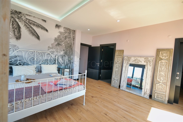 Cozy 4+1 villa in the area of Doshemealti - Antalya 