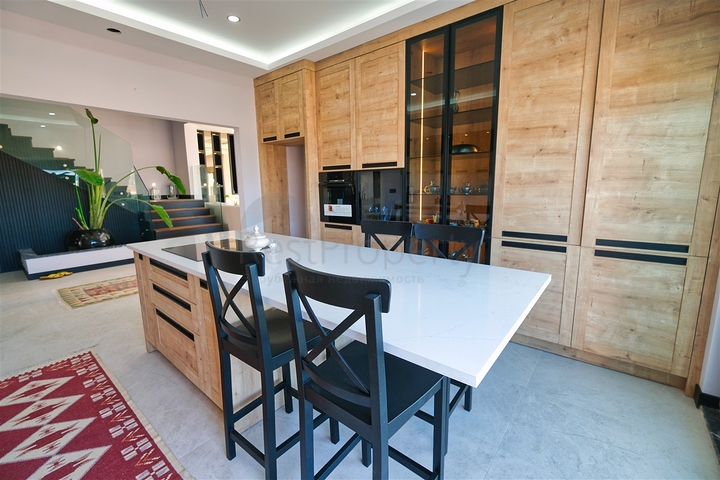 Cozy 4+1 villa in the area of Doshemealti - Antalya 