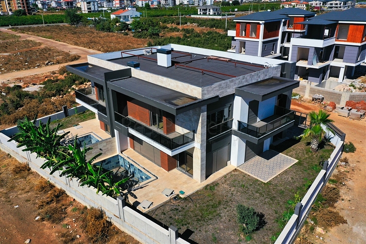 Cozy 4+1 villa in the area of Doshemealti - Antalya 