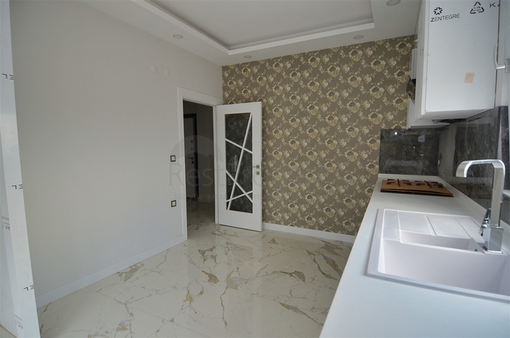 A building with 4 apartments in the area of Doshemealti - Antalya 