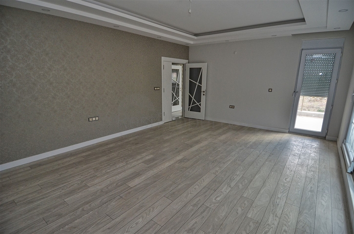 A building with 4 apartments in the area of Doshemealti - Antalya 