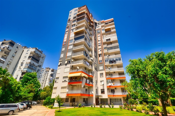 Apartment layout 5+2 in the area of Yesilbahce - Antalya 