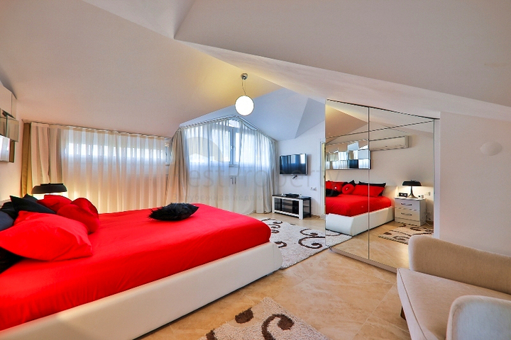 5+1 pool villa in Fethiye area 