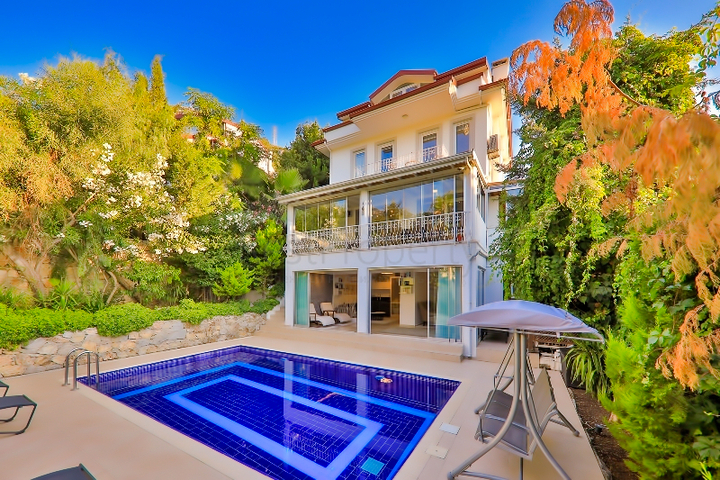 5+1 pool villa in Fethiye area 