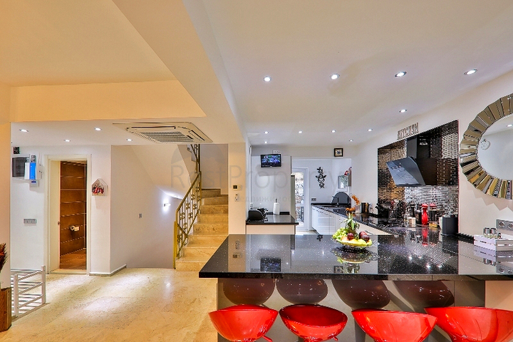 5+1 pool villa in Fethiye area 