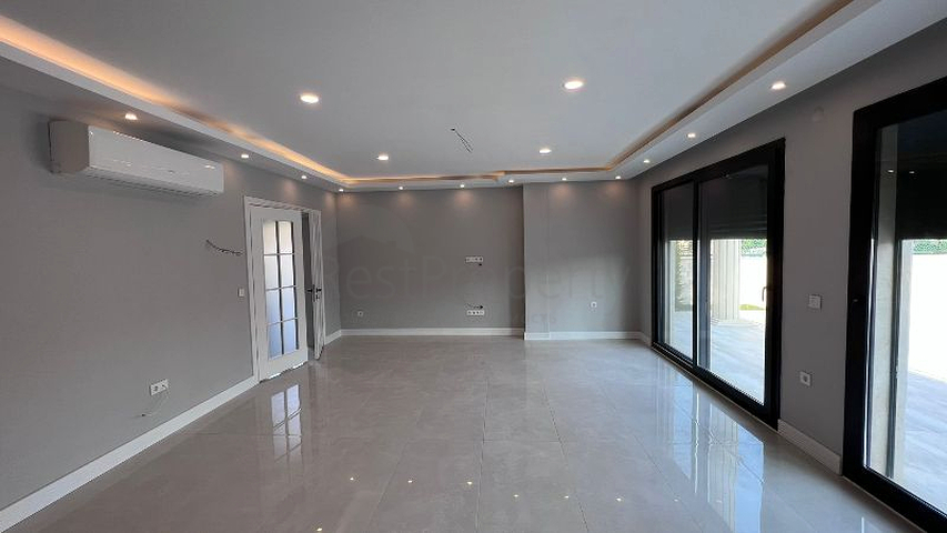 Unfurnished 5+1 villa in Fethiye area 