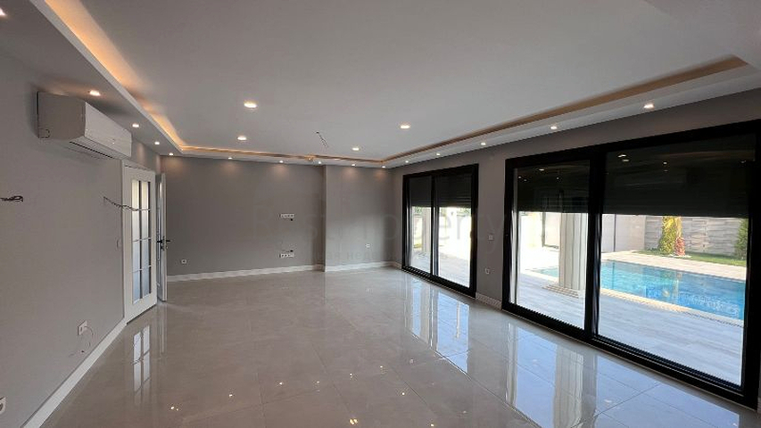 Unfurnished 5+1 villa in Fethiye area 