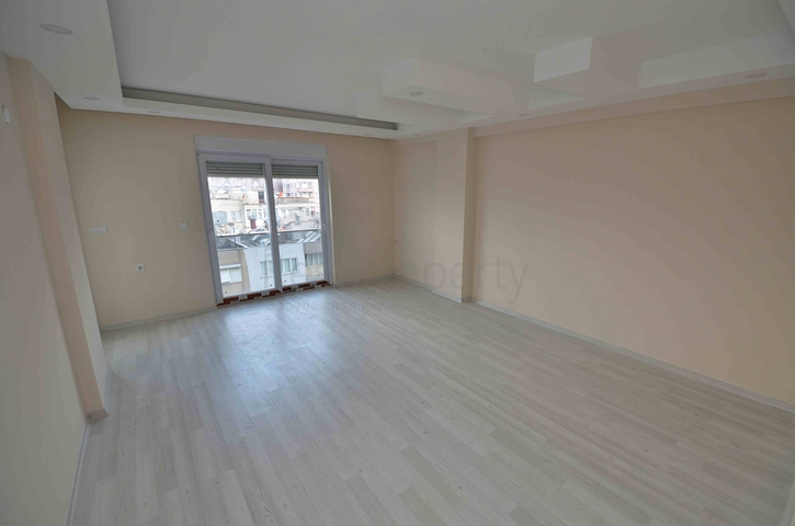 Spacious 3+1 apartment in Antalya city center