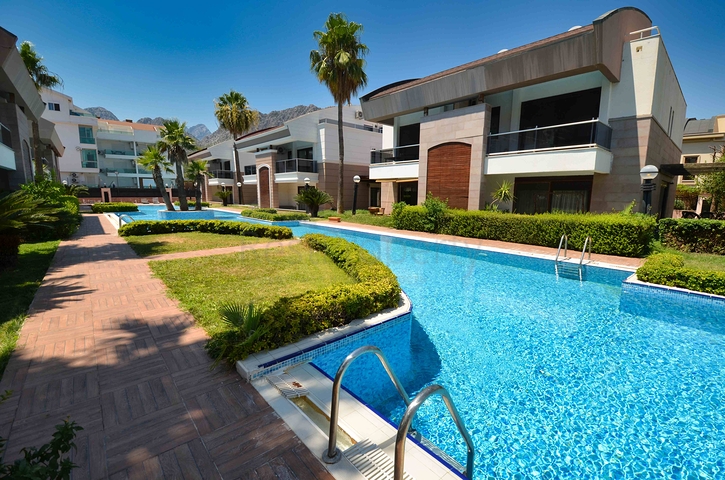 Luxury villas, 5+2 layout in Sarysu - Antalya neighborhood 