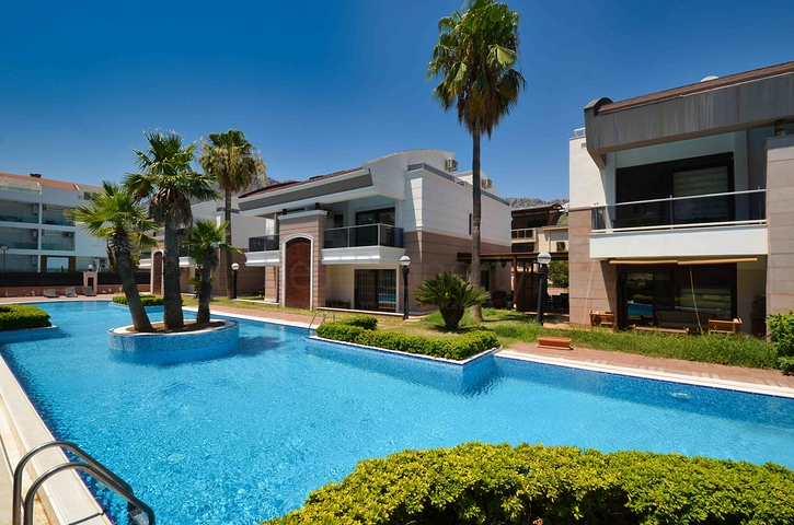 Luxury villas, 5+2 layout in Sarysu - Antalya neighborhood 