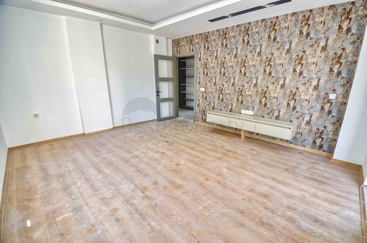 Apartment with a 2+1 swimming pool in Kepez - Antalya area