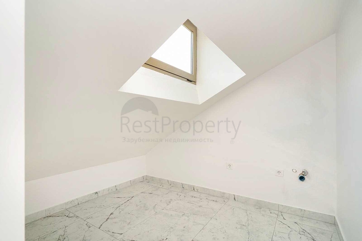 Spacious 6+1 villa in Doshemealti - Antalya area 