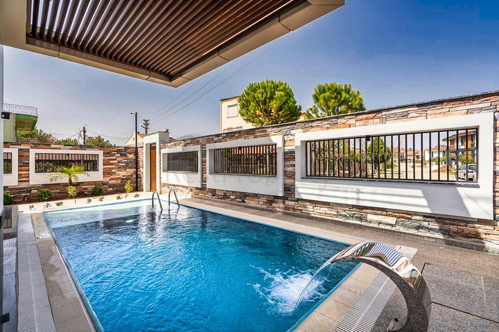 Spacious 6+1 villa in Doshemealti - Antalya area 