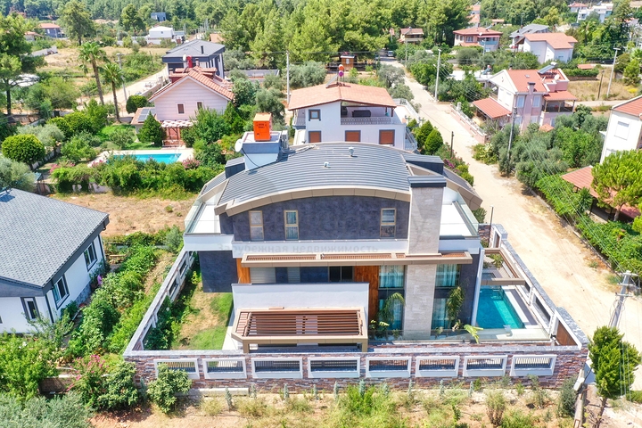 Spacious 6+1 villa in Doshemealti - Antalya area 