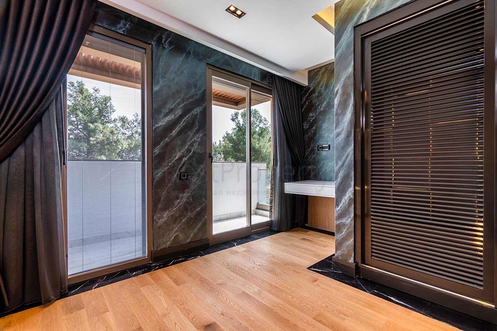 Spacious 6+1 villa in Doshemealti - Antalya area 