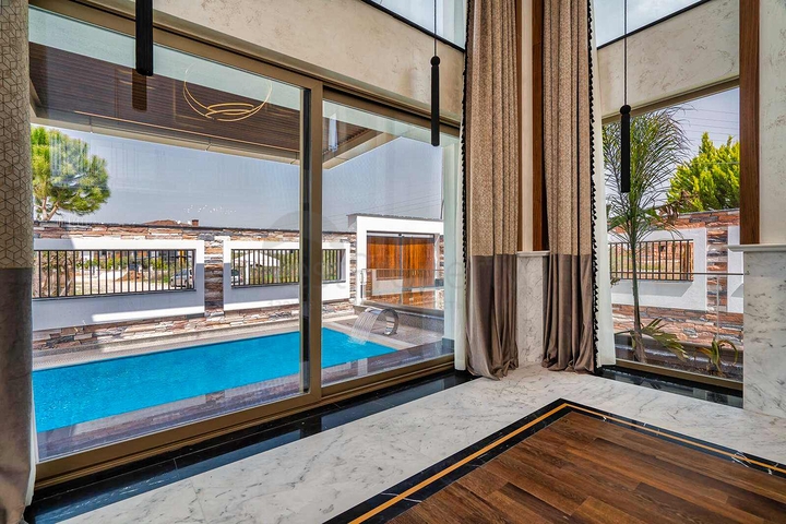 Spacious 6+1 villa in Doshemealti - Antalya area 