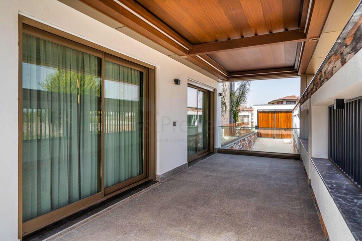 Spacious 6+1 villa in Doshemealti - Antalya area 