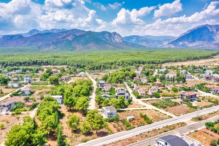 Spacious 6+1 villa in Doshemealti - Antalya area 