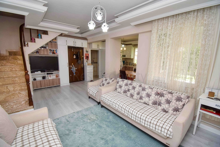 A 4+1 apartment in the Lara Antalya neighborhood A 4+1 apartment in the Lara Antalya neighborhood