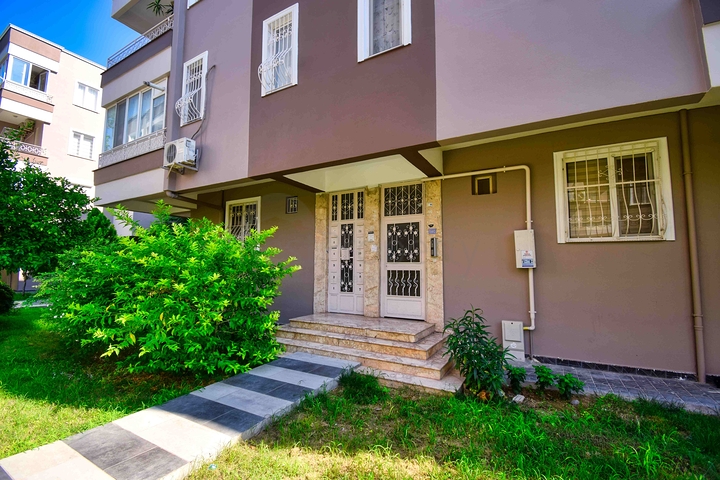 A 4+1 apartment in the Lara Antalya neighborhood A 4+1 apartment in the Lara Antalya neighborhood