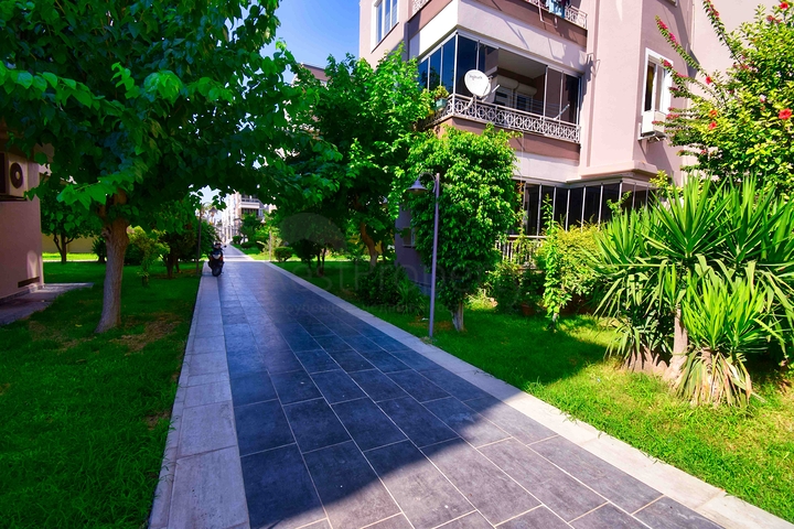 A 4+1 apartment in the Lara Antalya neighborhood A 4+1 apartment in the Lara Antalya neighborhood