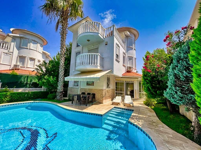 3+1 villa of 320 m2 in Belek area