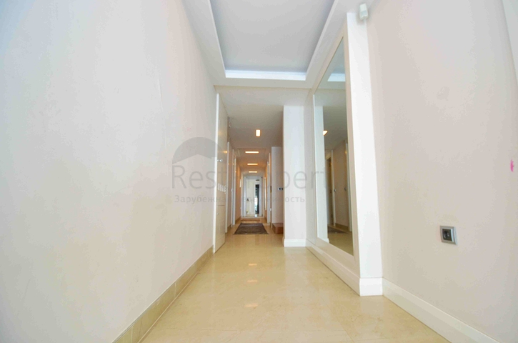 A 5+1 apartment in the Lara Antalya neighborhood 