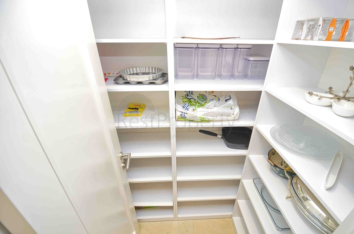 A 5+1 apartment in the Lara Antalya neighborhood 