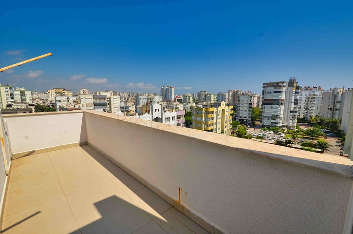 A 5+1 apartment in the Lara Antalya neighborhood 