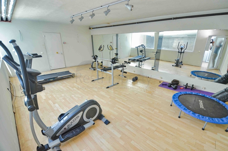 A 5+1 apartment in the Lara Antalya neighborhood 