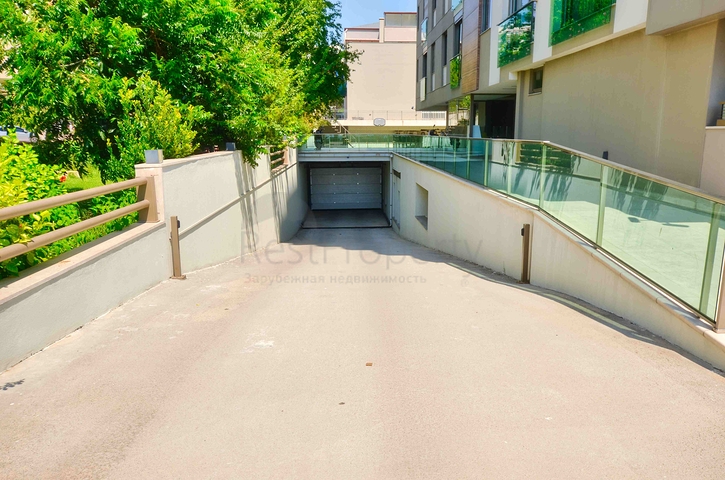 A 5+1 apartment in the Lara Antalya neighborhood 