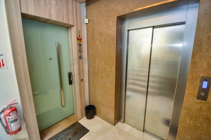 A 5+1 apartment in the Lara Antalya neighborhood 