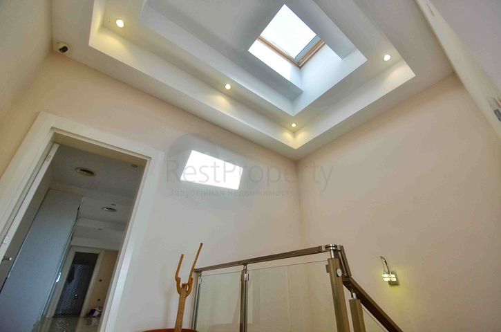 A 5+1 apartment in the Lara Antalya neighborhood 