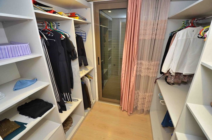 A 5+1 apartment in the Lara Antalya neighborhood 