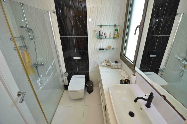 A 5+1 apartment in the Lara Antalya neighborhood 