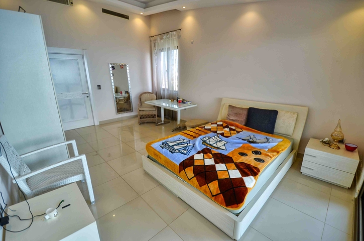 A 5+1 apartment in the Lara Antalya neighborhood 