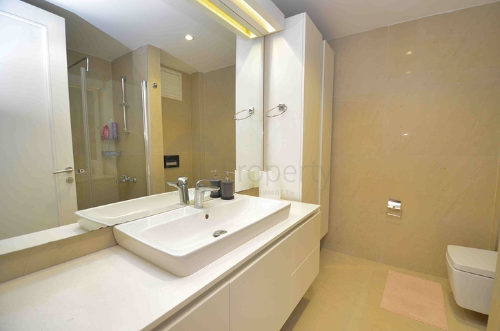 A 5+1 apartment in the Lara Antalya neighborhood 