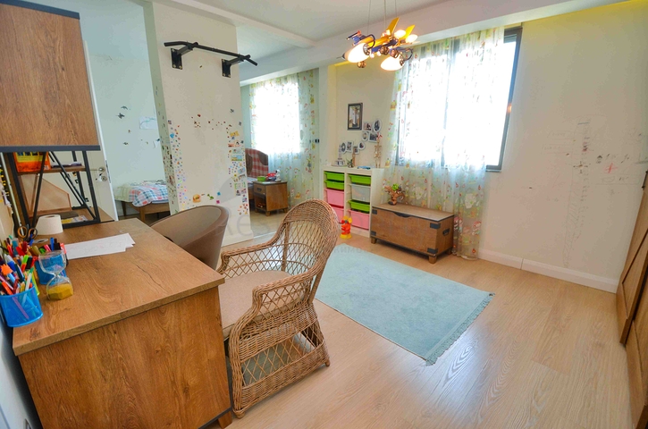 A 5+1 apartment in the Lara Antalya neighborhood 