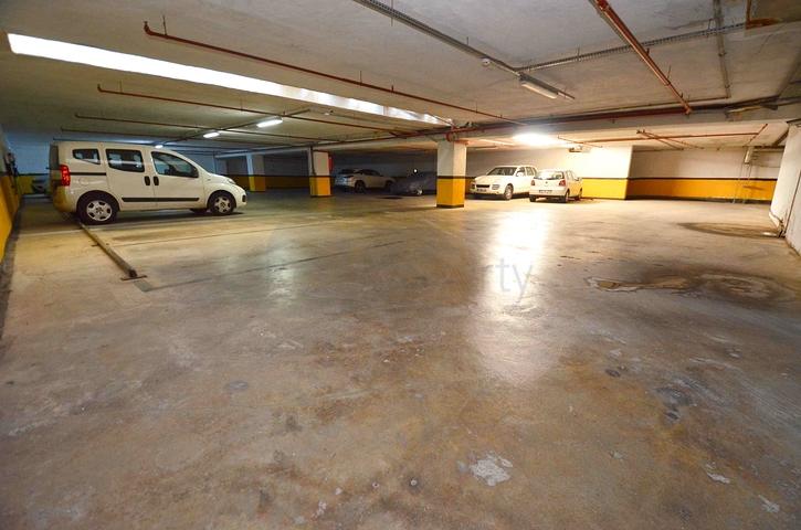 A 5+1 apartment in the Lara Antalya neighborhood 