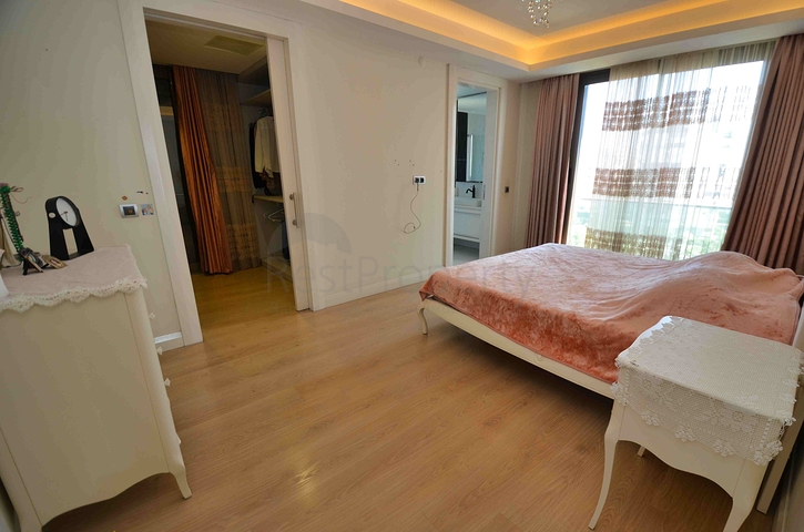 A 5+1 apartment in the Lara Antalya neighborhood 