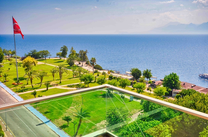 A 5+1 apartment in the Lara Antalya neighborhood 