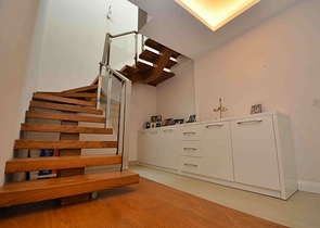 A 5+1 apartment in the Lara Antalya neighborhood 