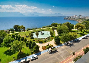 A 5+1 apartment in the Lara Antalya neighborhood 