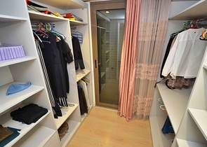 A 5+1 apartment in the Lara Antalya neighborhood 