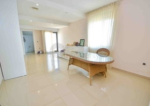 A 5+1 apartment in the Lara Antalya neighborhood 