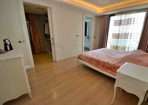 A 5+1 apartment in the Lara Antalya neighborhood 